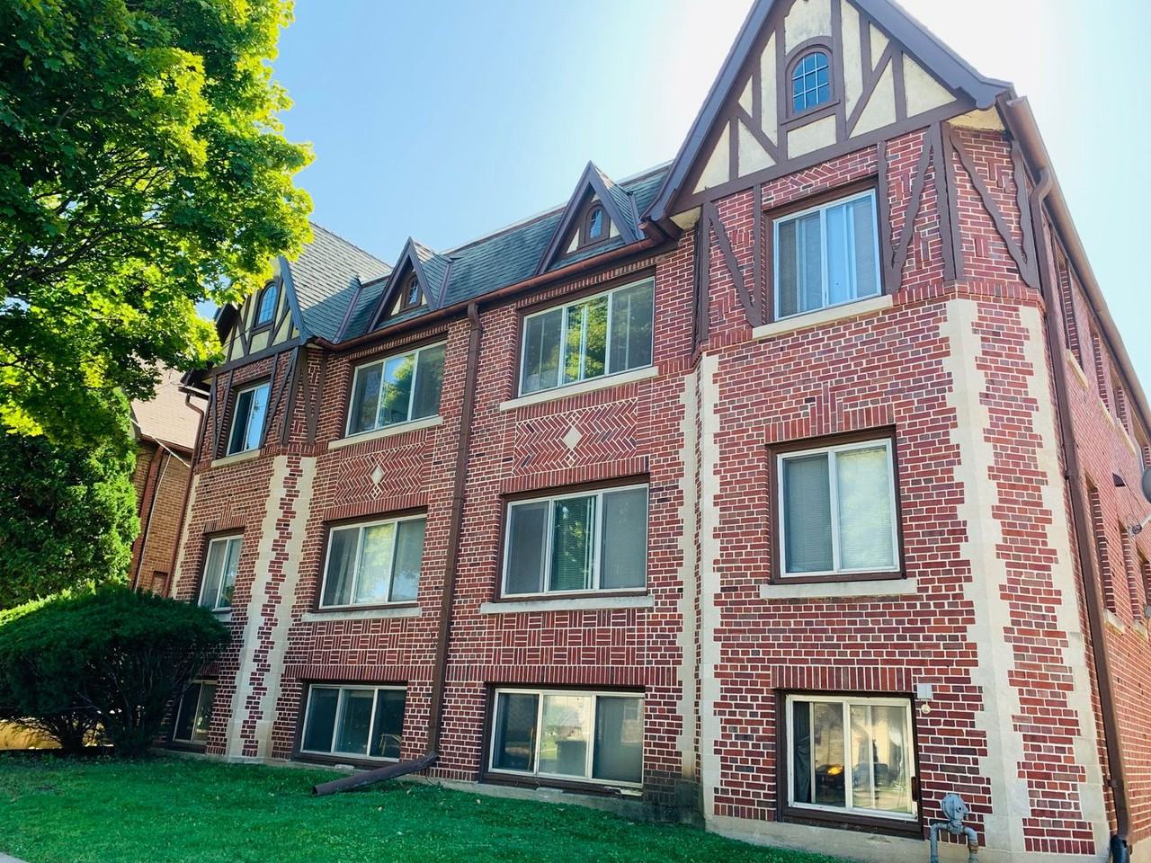 2019 University Ave - Photo 4 of 5