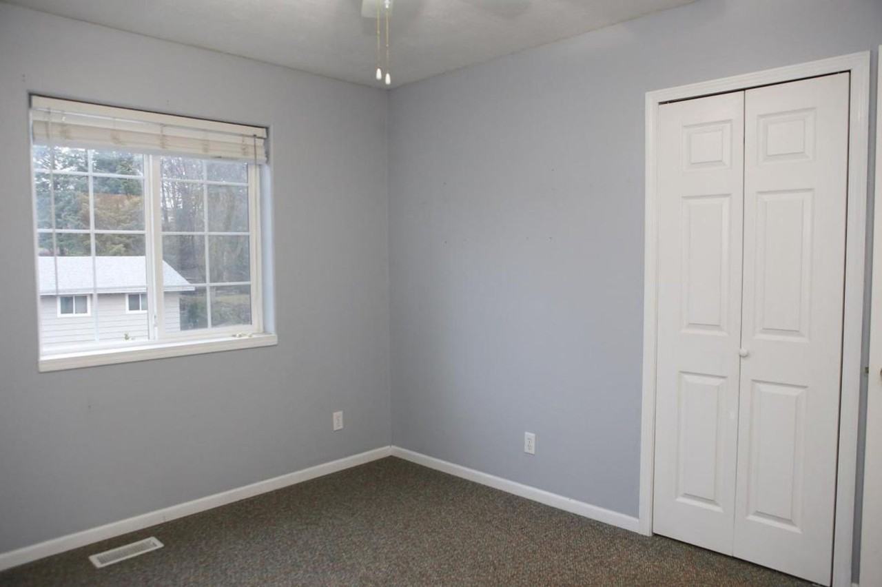 810 Highland St - Photo 4 of 25