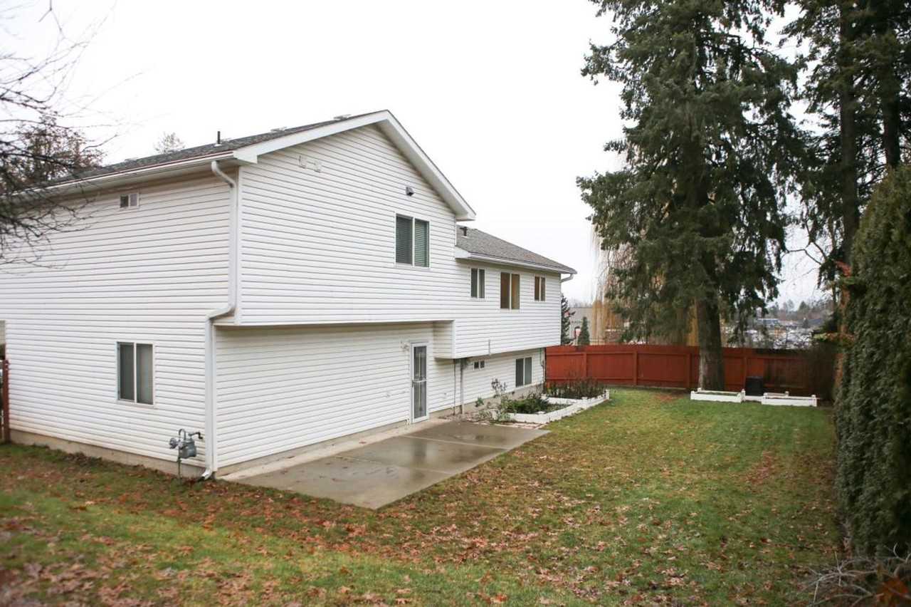 810 Highland St - Photo 7 of 25