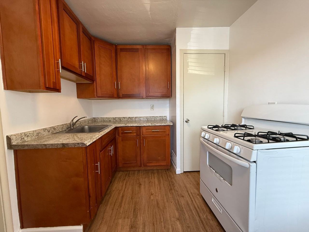 2431/2433 San Pablo Ave - Photo 5 of 9