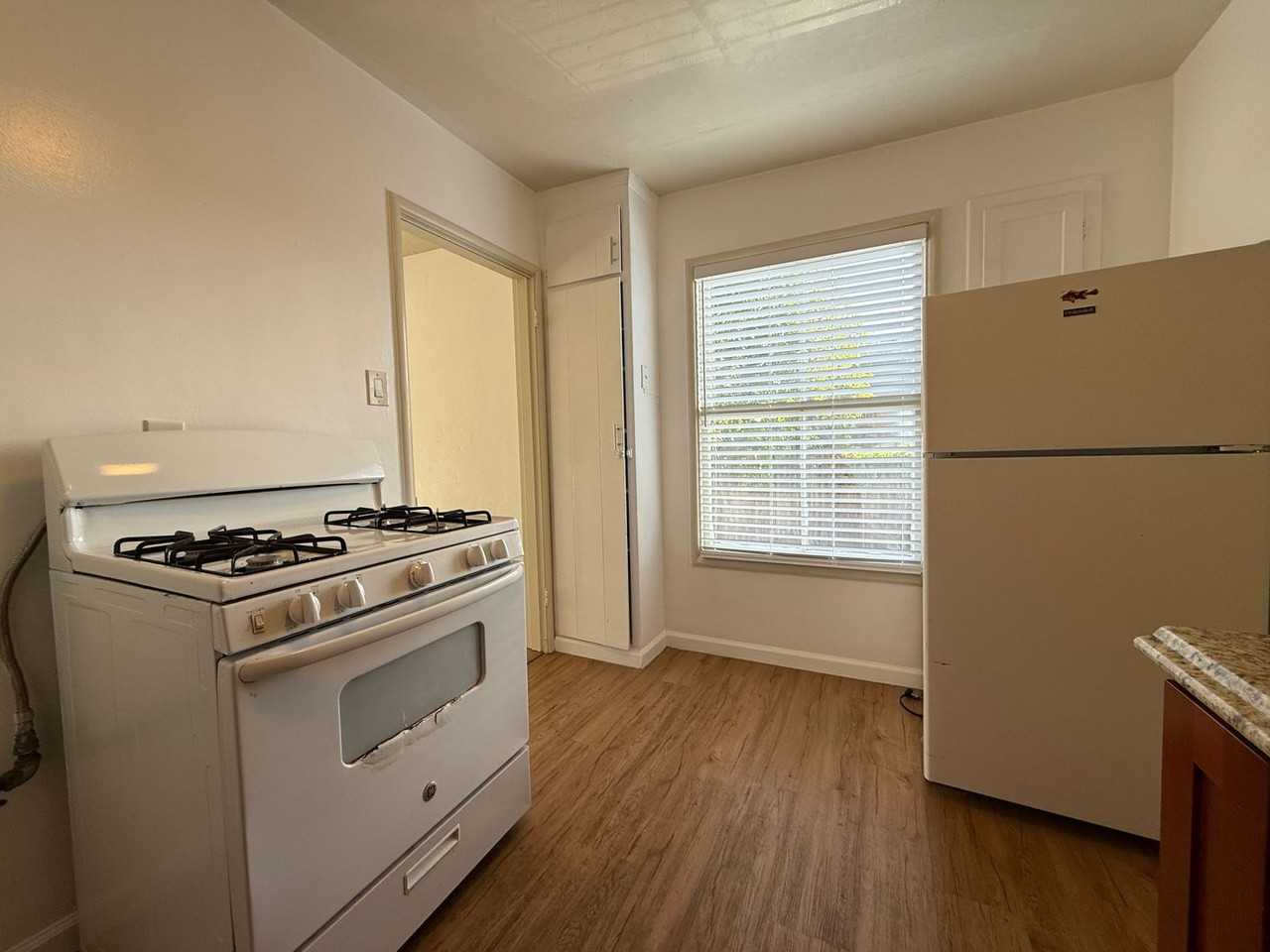 2431/2433 San Pablo Ave - Photo 6 of 9