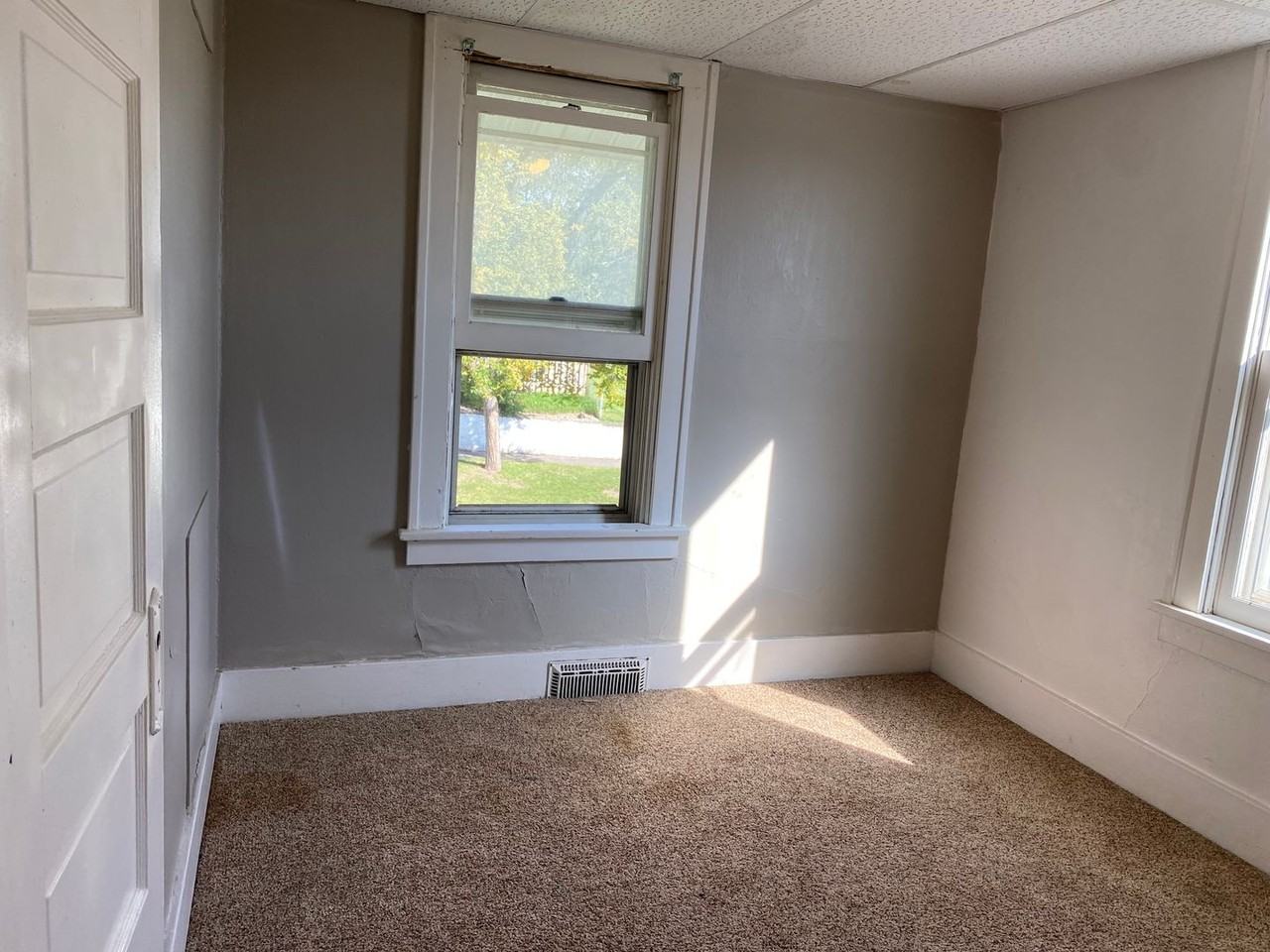 523 N 12th St - Photo 4 of 9