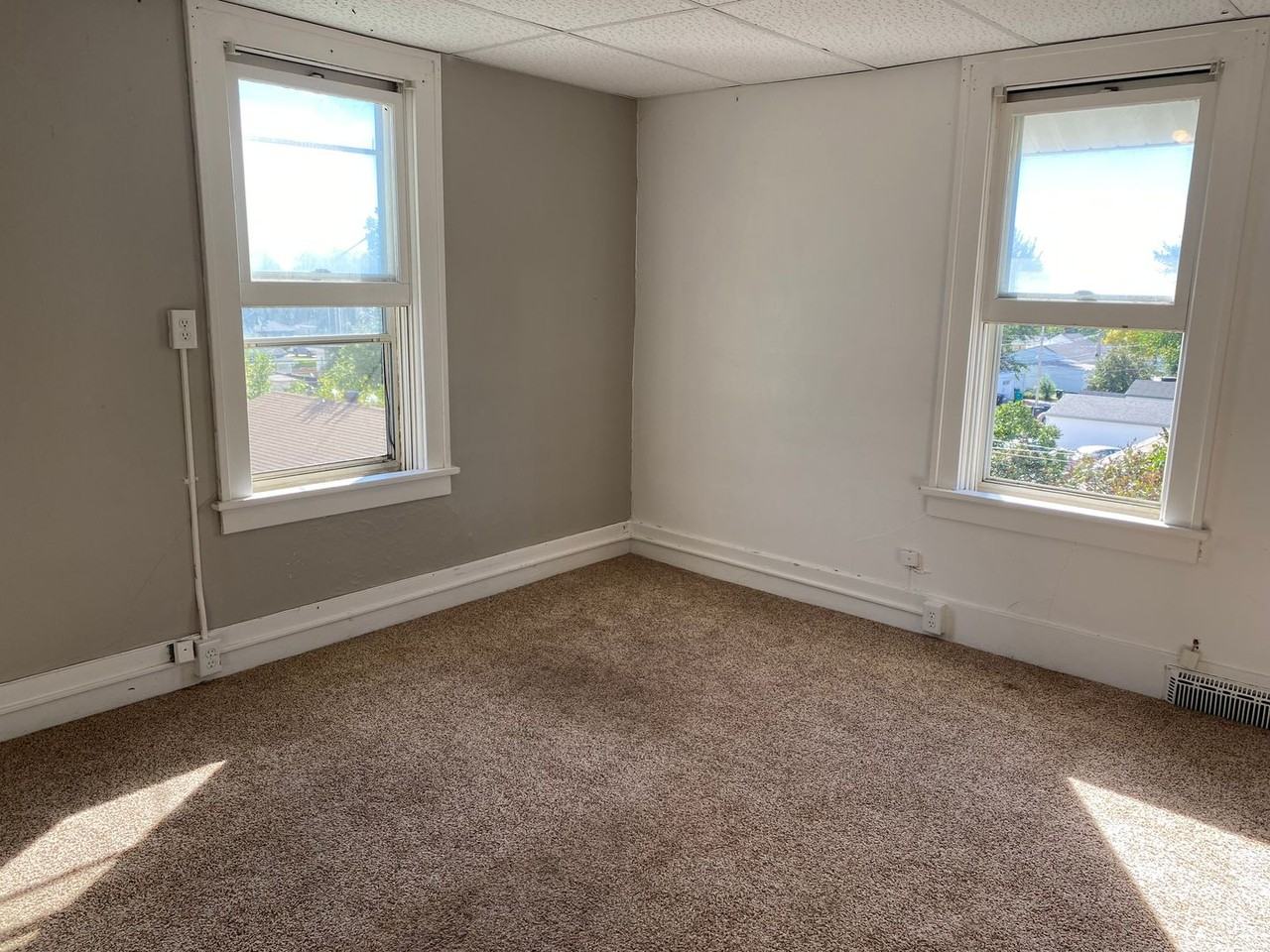 523 N 12th St - Photo 5 of 9