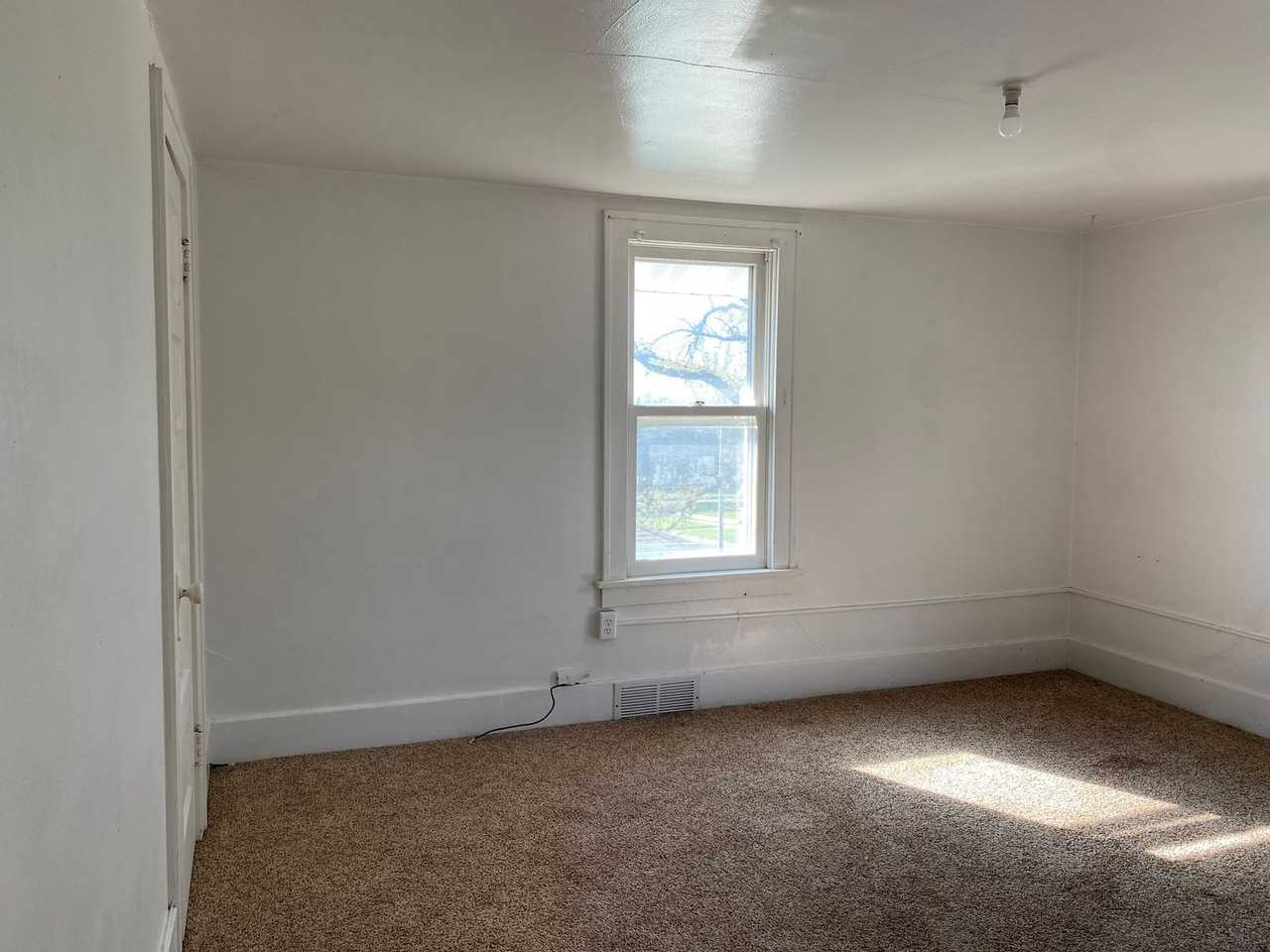 523 N 12th St - Photo 7 of 9