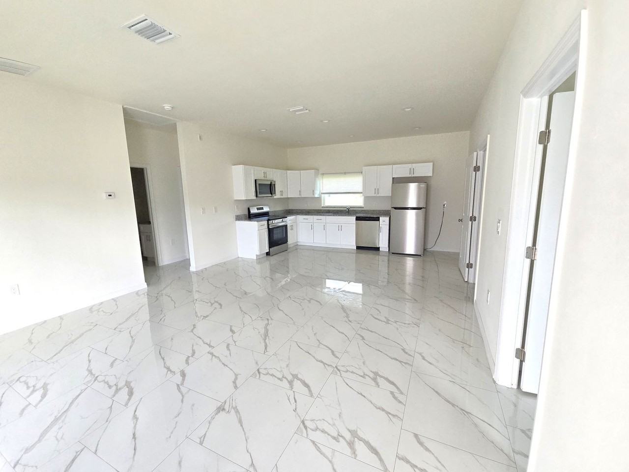 3306 49th St W - Photo 2 of 19