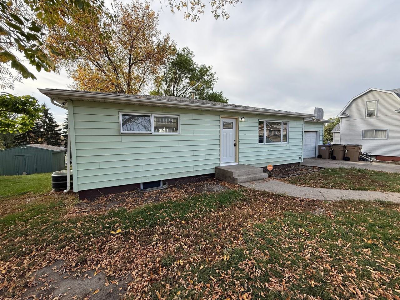 514 11th Avenue Northeast - Photo 2 of 14