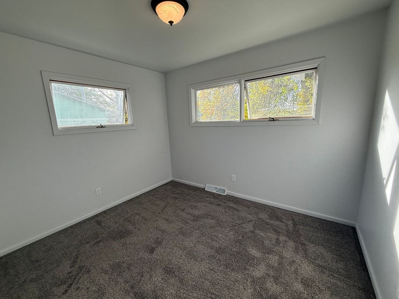 514 11th Avenue Northeast - Photo 7 of 14