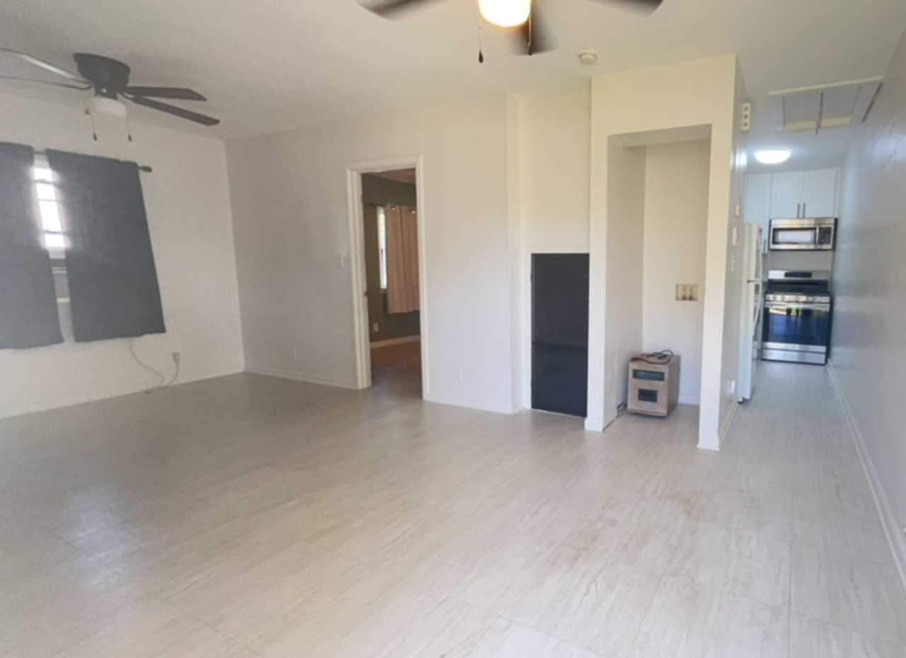 3104 Azalea Dr #B - Photo 3 of 7