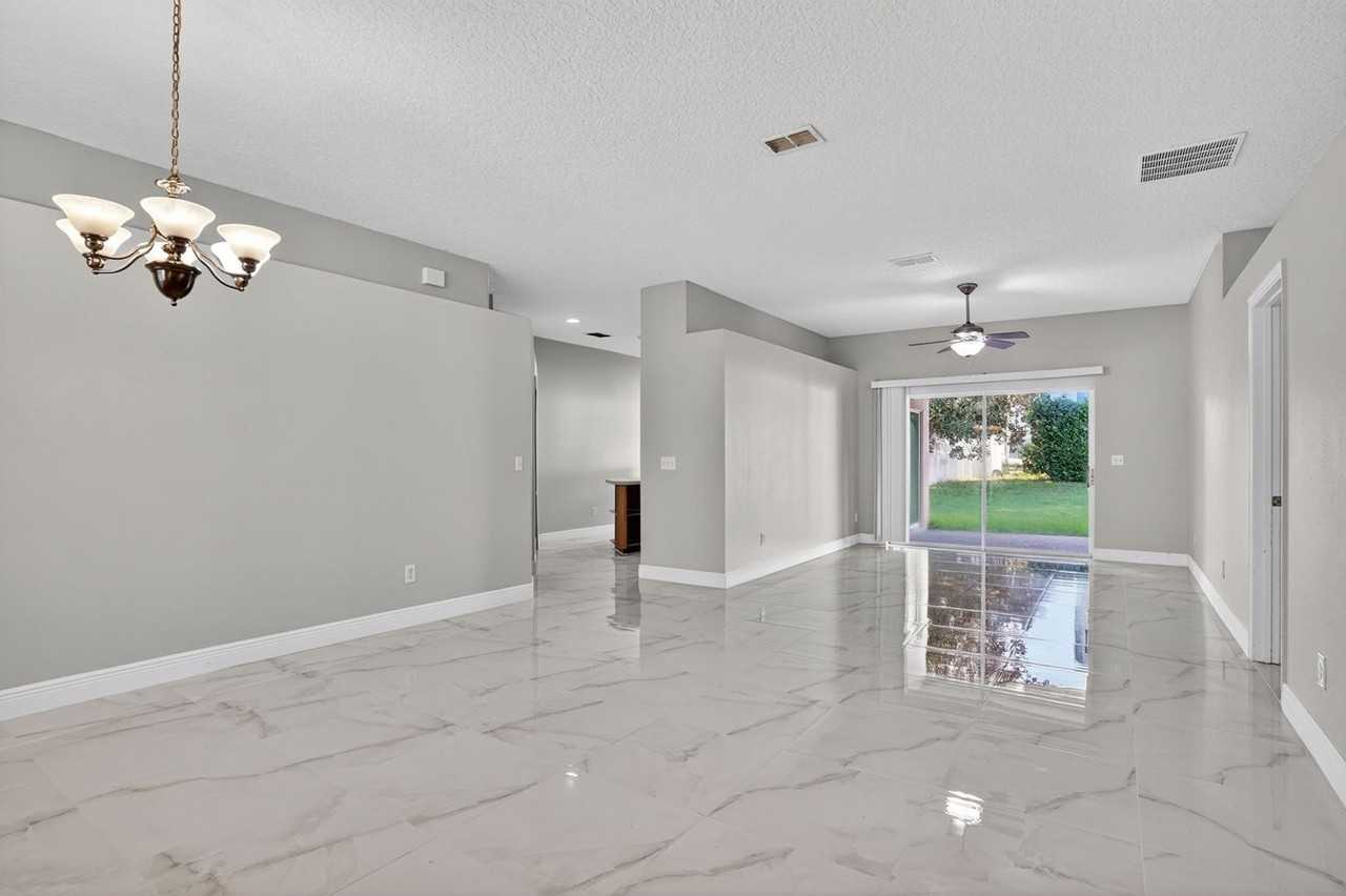 10181 Marsh Pine Circle - Photo 2 of 19