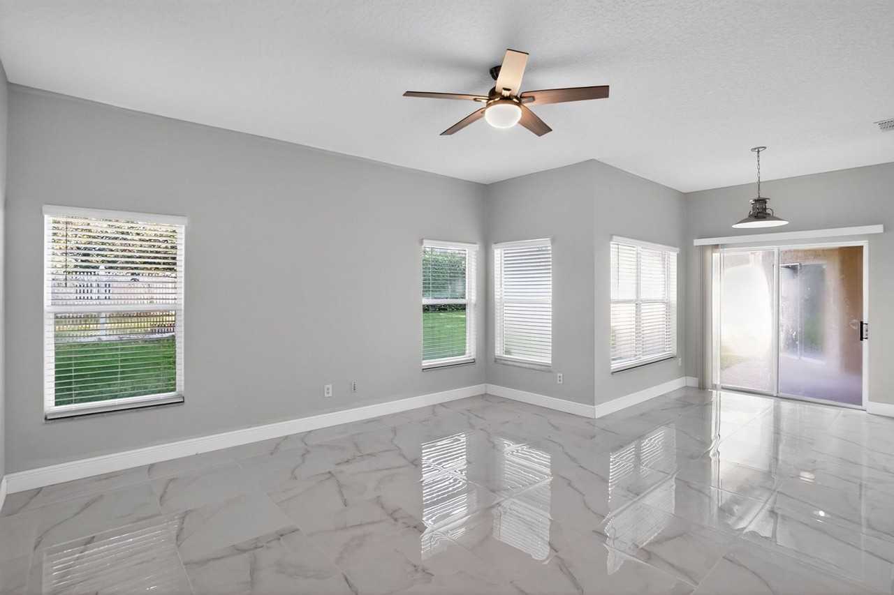 10181 Marsh Pine Circle - Photo 5 of 19