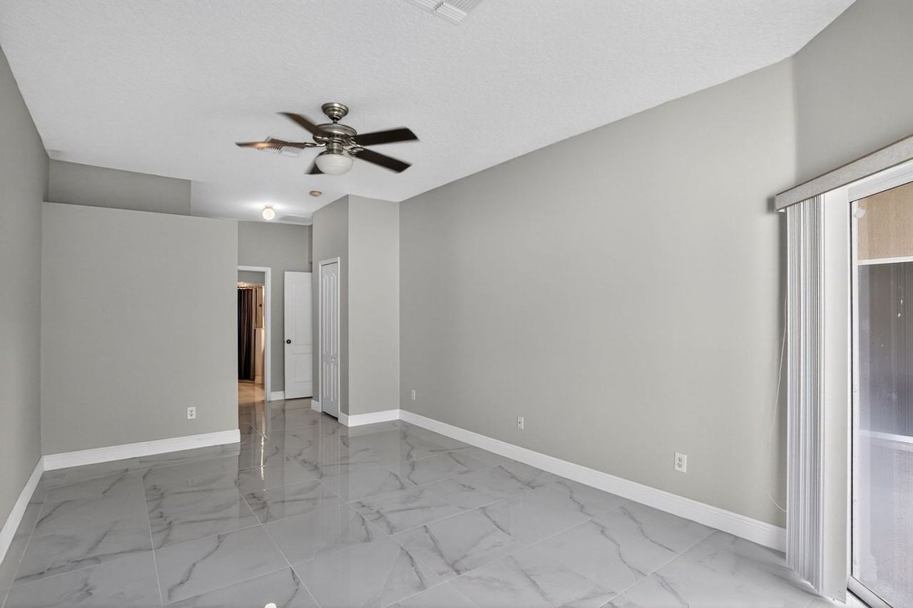 10181 Marsh Pine Cir - Photo 5 of 19