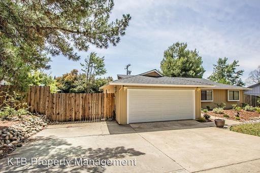 3210 Bentley Dr - Photo 3 of 25