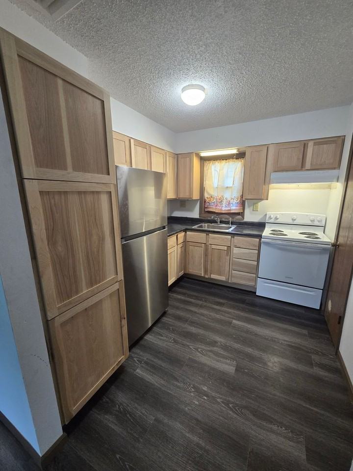 711 Northwest 10th Street #A4 - Photo 5 of 32