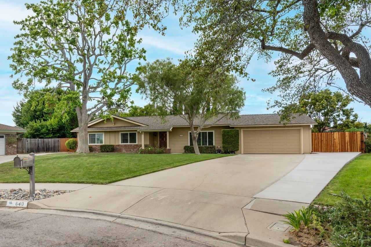 640 Newcastle Cir - Photo 3 of 29