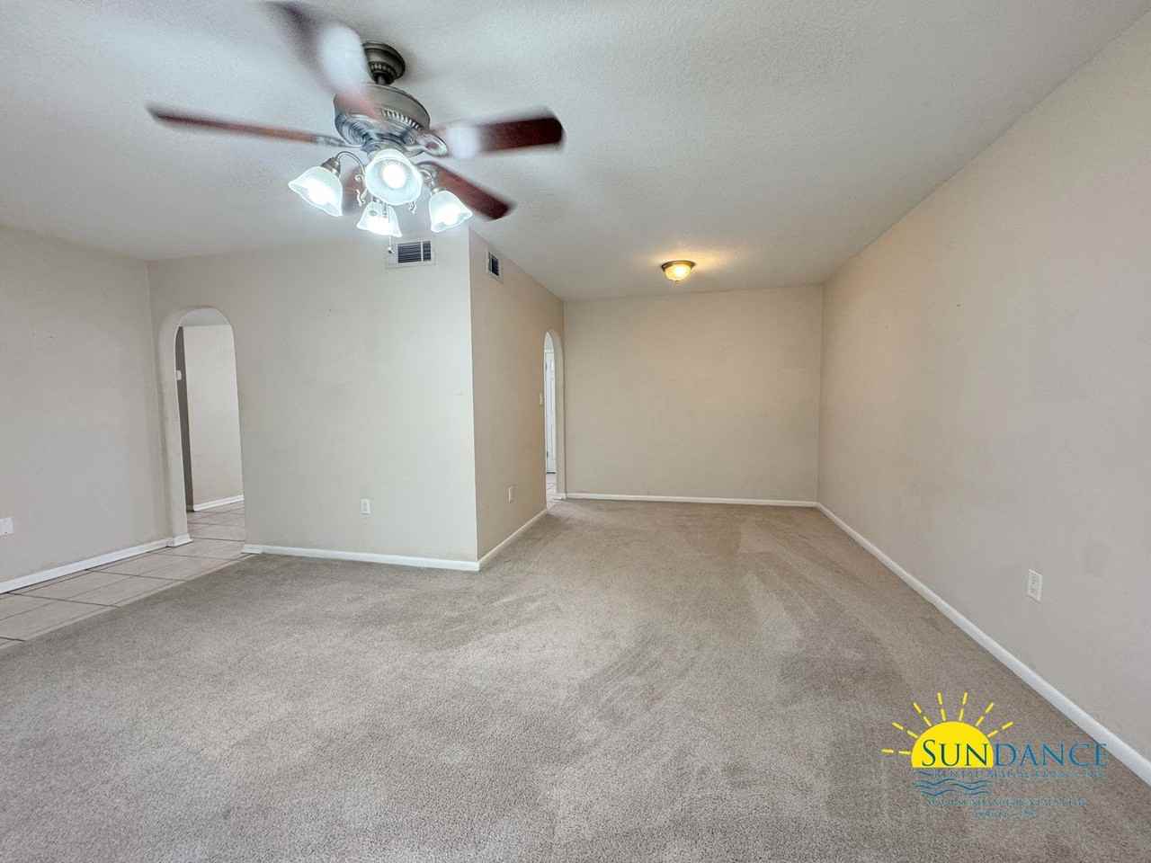 336 Victoria Ave Nw - Photo 3 of 20