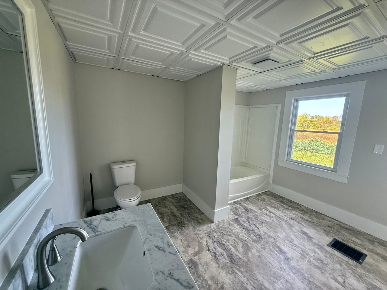 328 Salt Rd - Photo 5 of 16