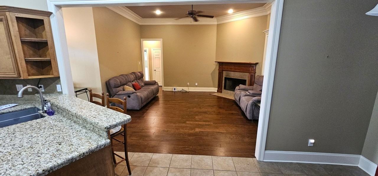 112 Hampshire St - Photo 2 of 14