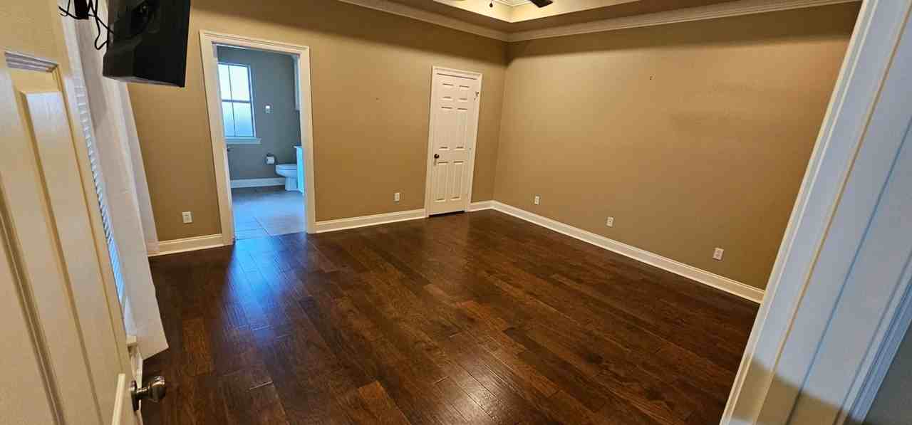 112 Hampshire St - Photo 7 of 14