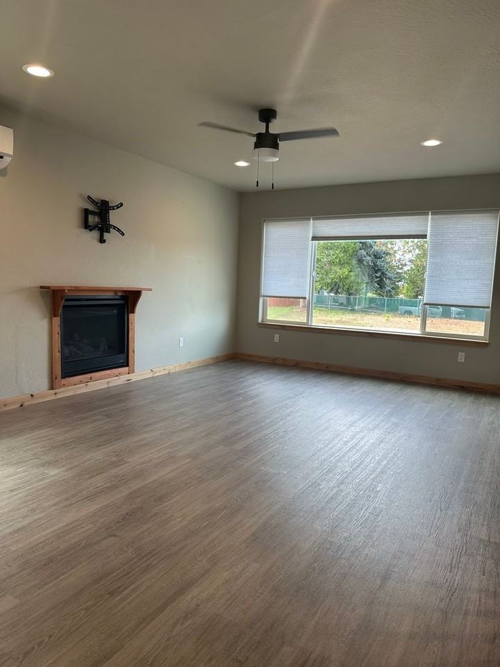 1038 N Rose St - Photo 7 of 21