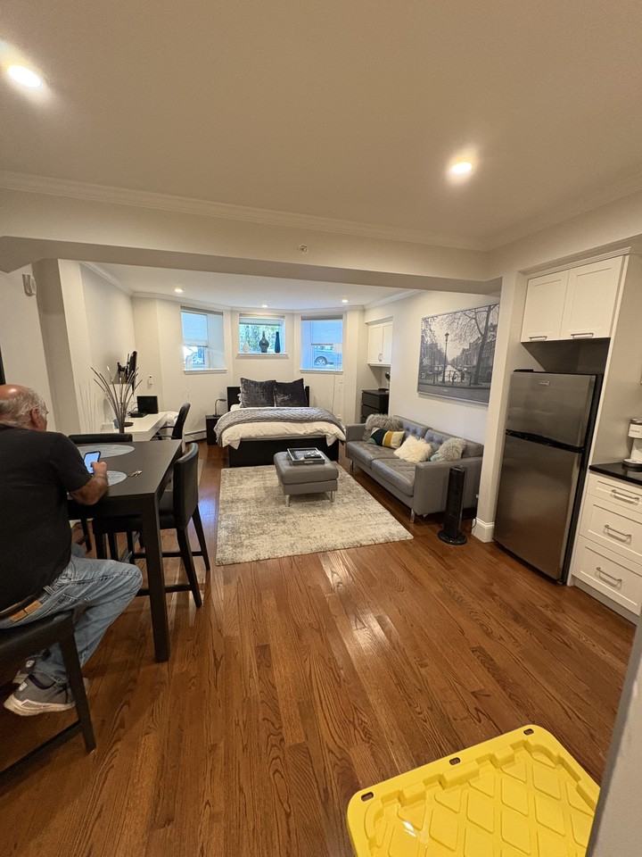 873 Beacon St #B1 - Photo 3 of 5