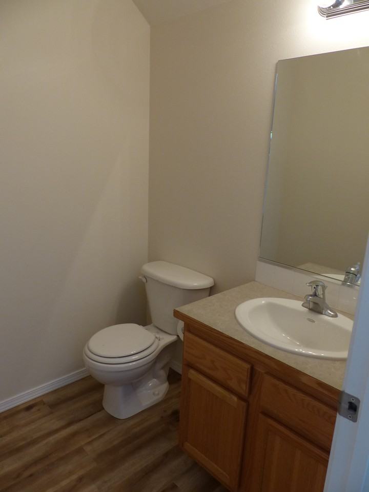 1214 Forsythia Ave #B - Photo 5 of 18