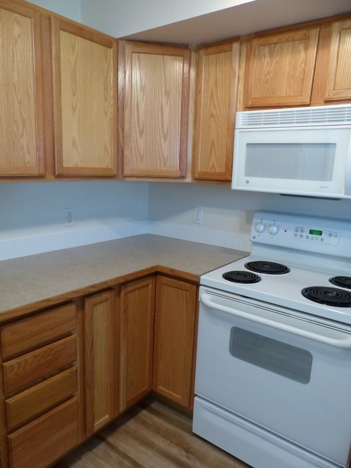 1214 Forsythia Ave #B - Photo 7 of 18
