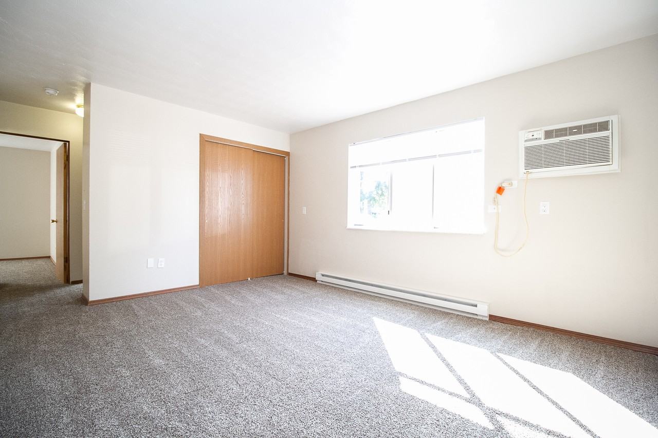 1110 Lewis St #2 - Photo 4 of 23