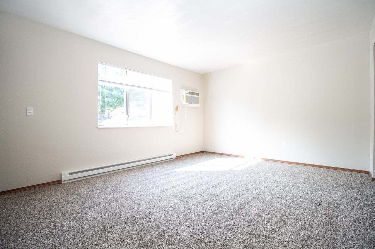 1110 Lewis St #2 - Photo 5 of 23