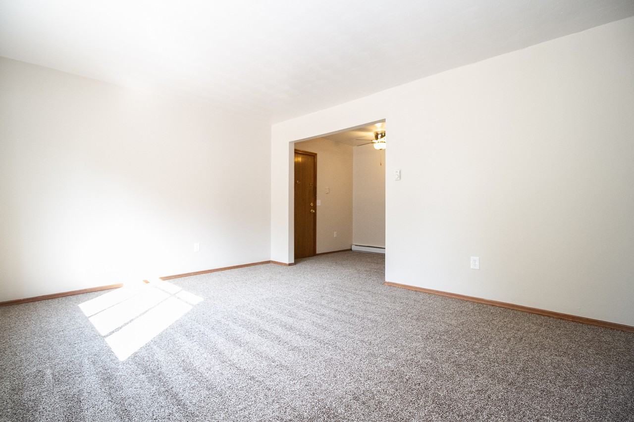 1110 Lewis St #2 - Photo 6 of 23