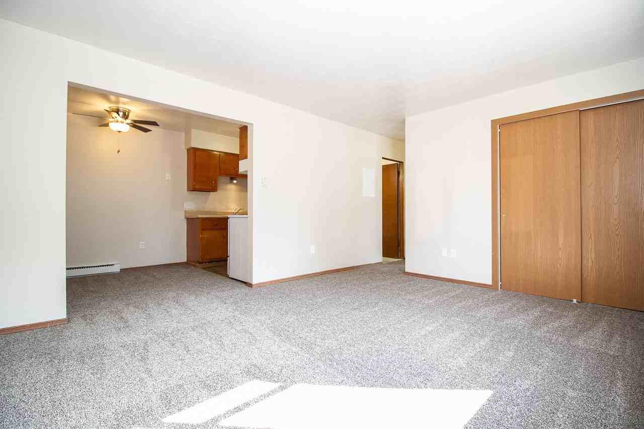 1110 Lewis St #2 - Photo 7 of 23