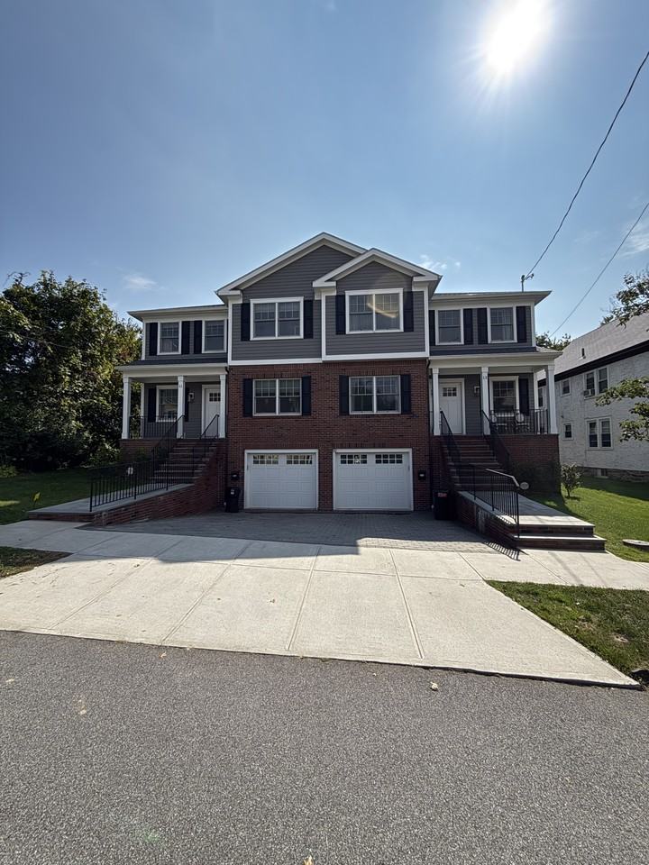 13 Webster Ave - Photo 5 of 50