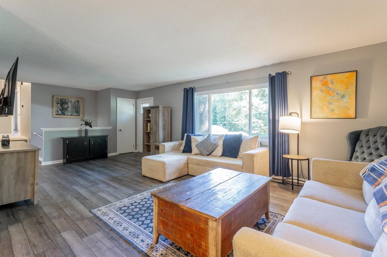 819 Skyline Park Dr #NA - Photo 3 of 5