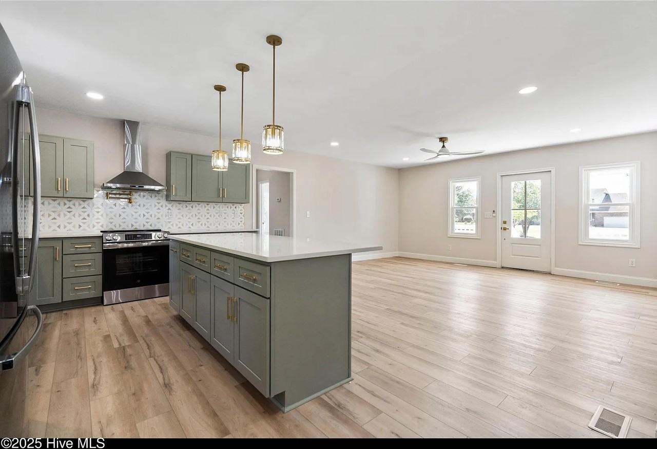 109 Inlet Court #NA - Photo 4 of 19