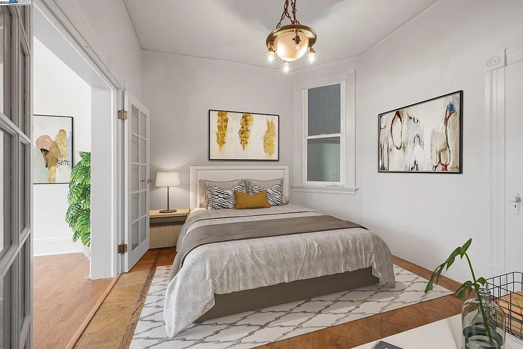 1556 Powell St #1 - Photo 3 of 8