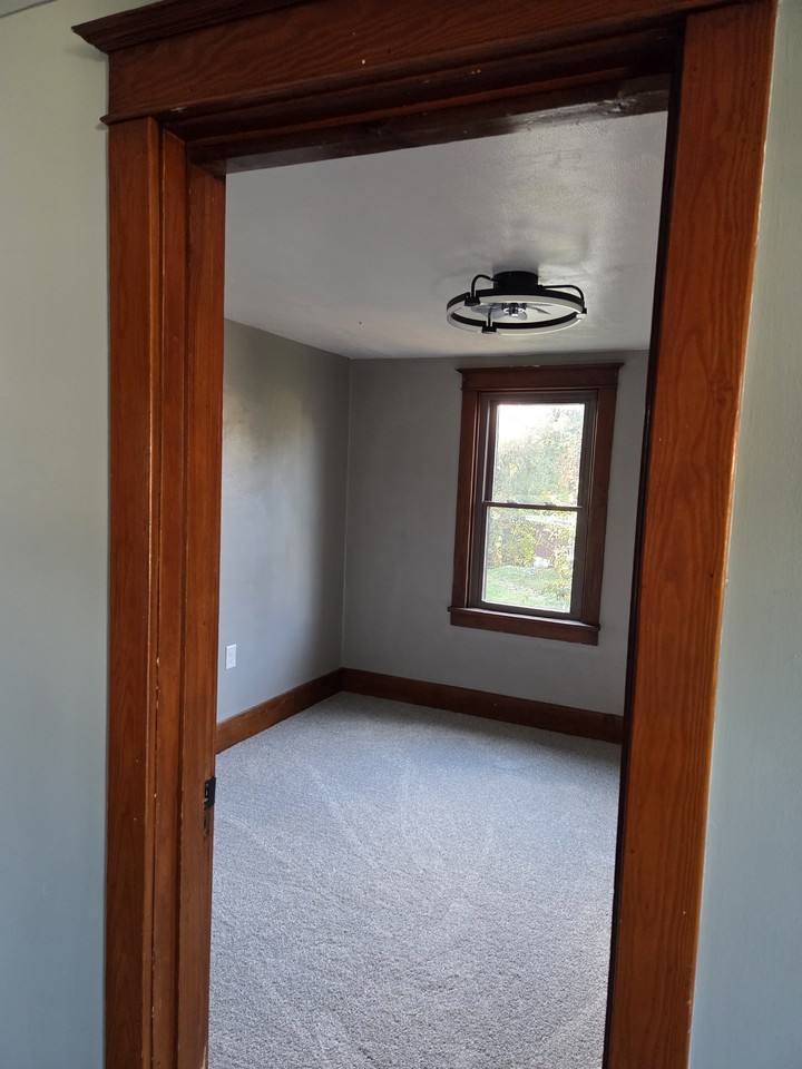 3016 Leechburg Rd #2 - Photo 4 of 10