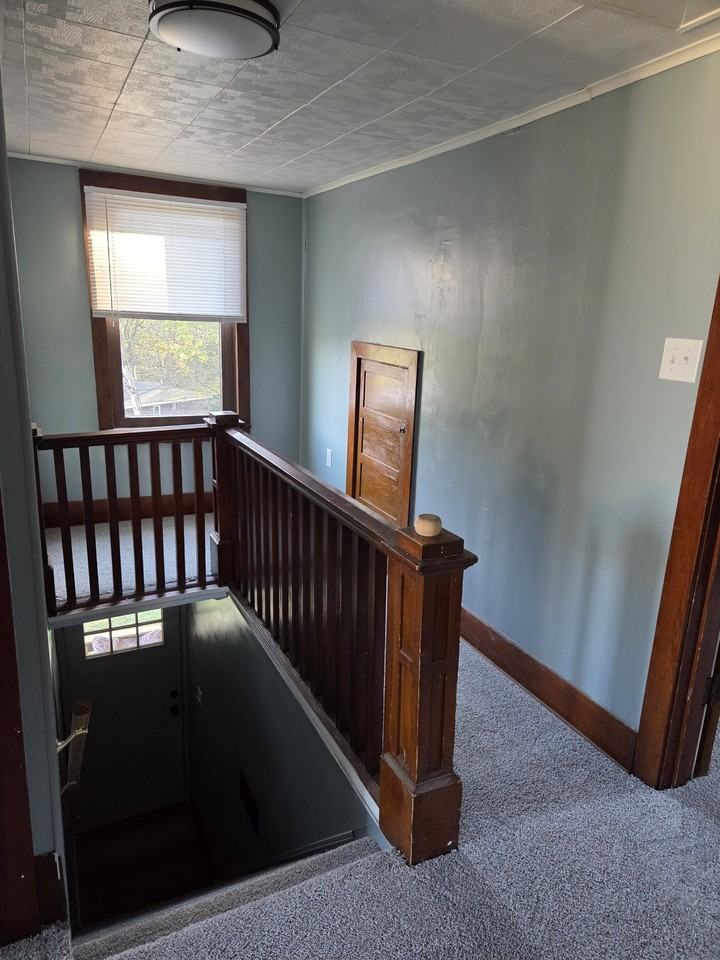 3016 Leechburg Rd #2 - Photo 5 of 10