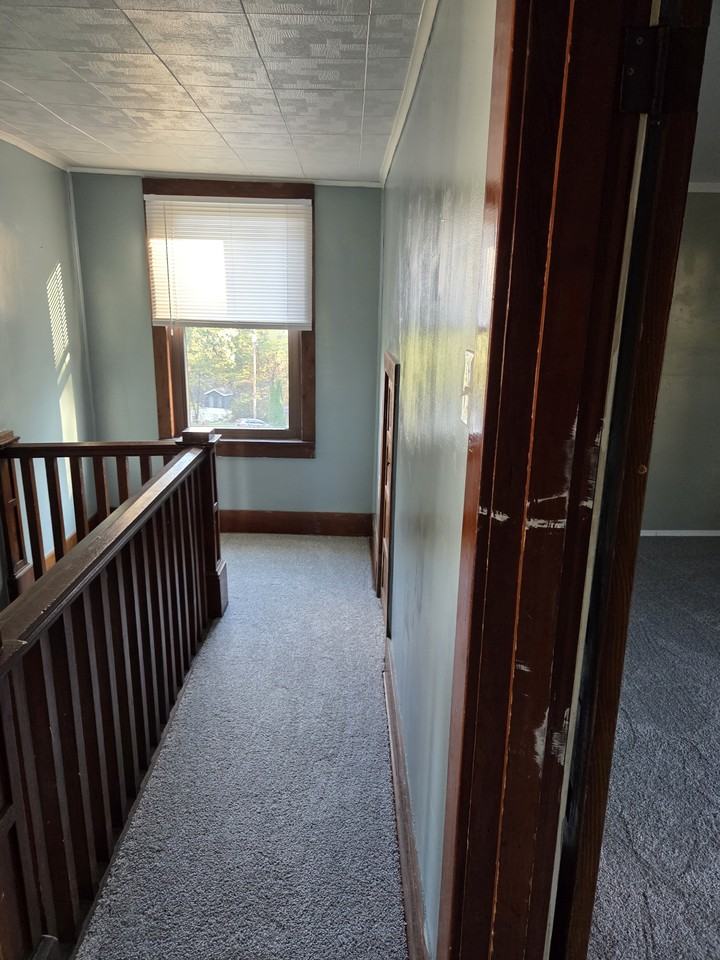 3016 Leechburg Rd #2 - Photo 6 of 10