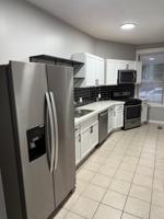 featured image of 2322 Maplewood Avenue #1