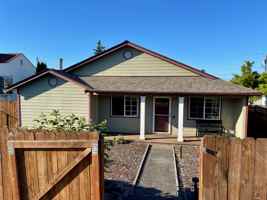 featured image of 317 E 13th St #NA