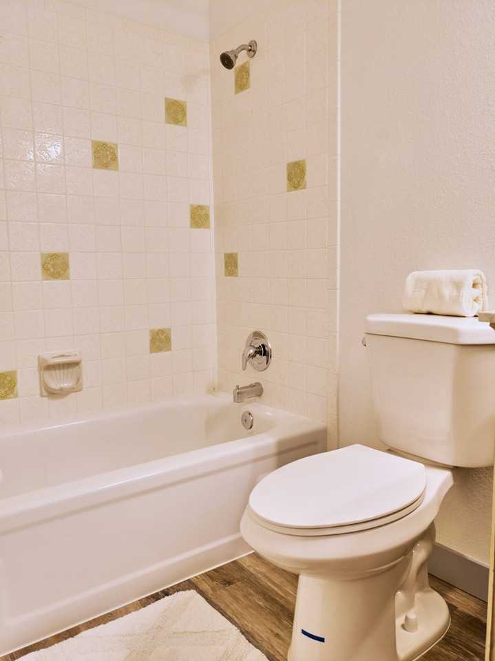 1325 E Syringa Dr - Photo 3 of 28