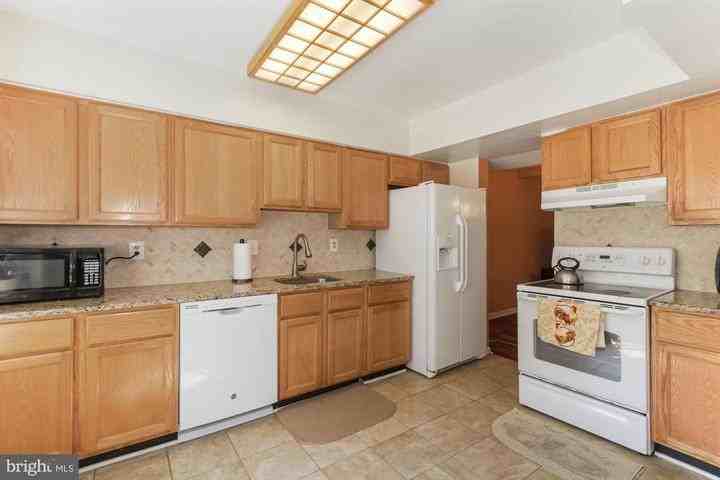 4916 Van Masdag Ct #4916 - Photo 7 of 31