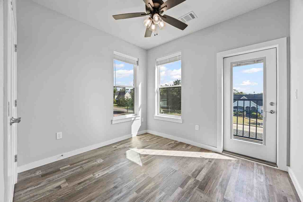 201 E 5th St - Photo 5 of 10