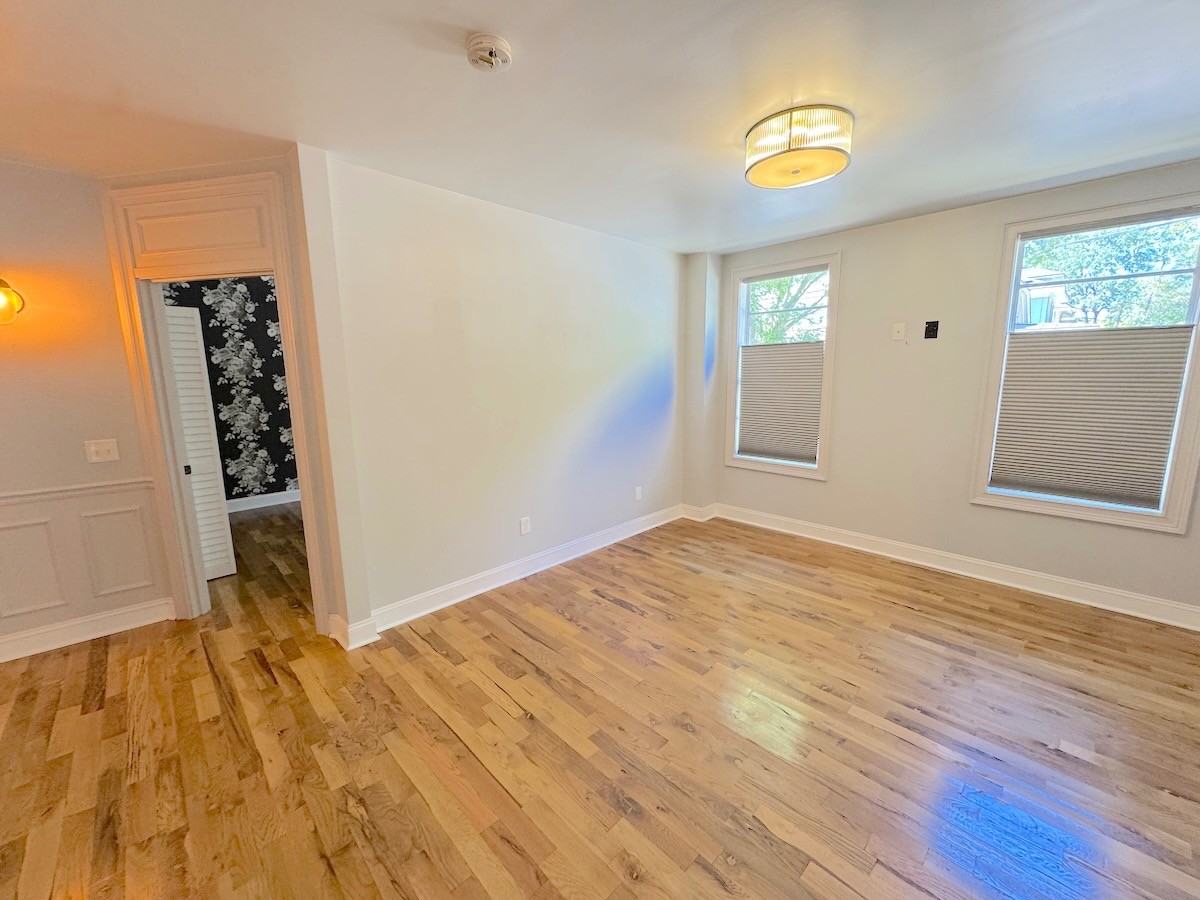 521 West 37th Street - Photo 7 of 11