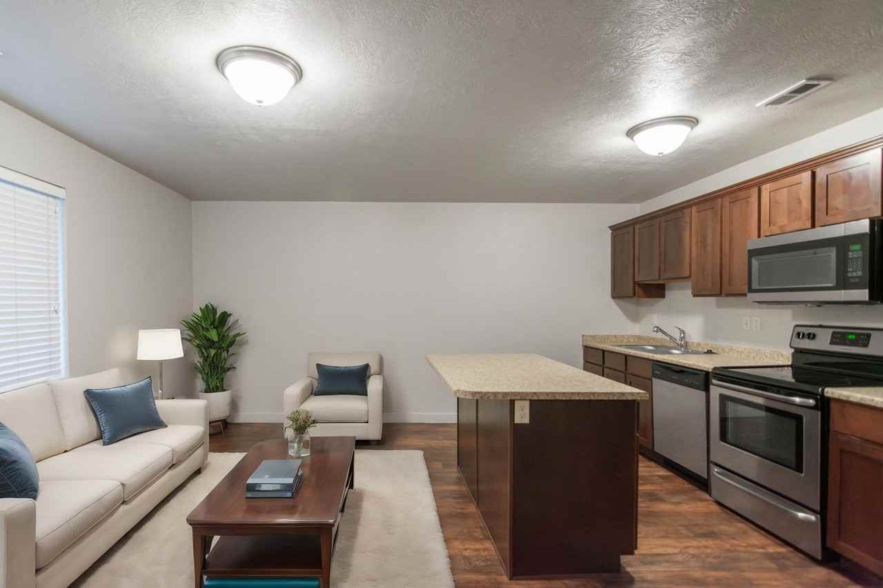 *Edgewater in Vineyard - Photo 7 of 23