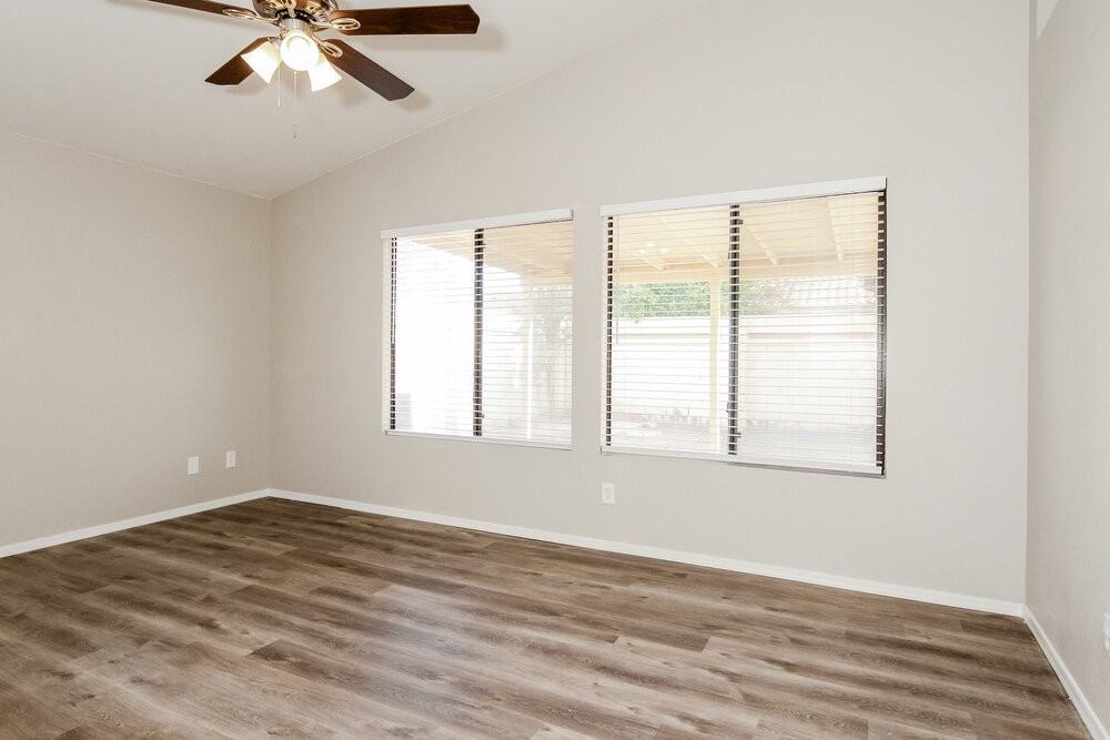 10905 W Poinsettia Dr - Photo 3 of 16