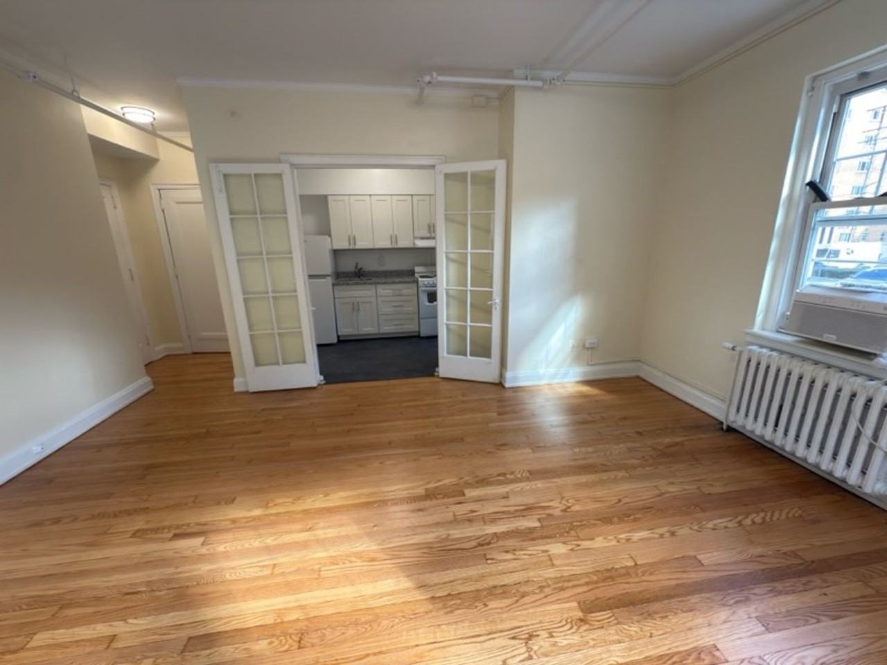 Wellington Apartments - Photo 6 of 25