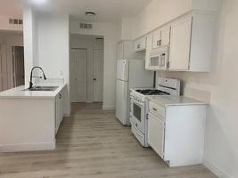 featured image of 1050 East Cactus Avenue #2017