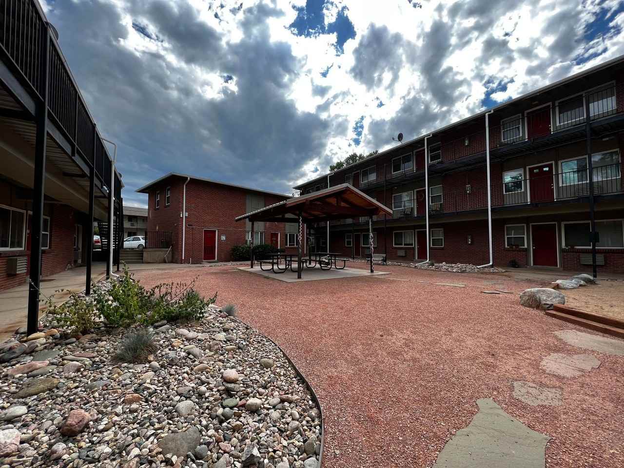 Emigh1001 (KC-AM) - Photo 2 of 12