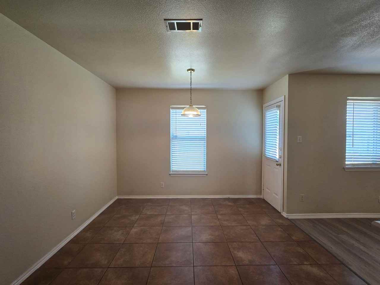 3505 Westview Dr - Photo 5 of 19