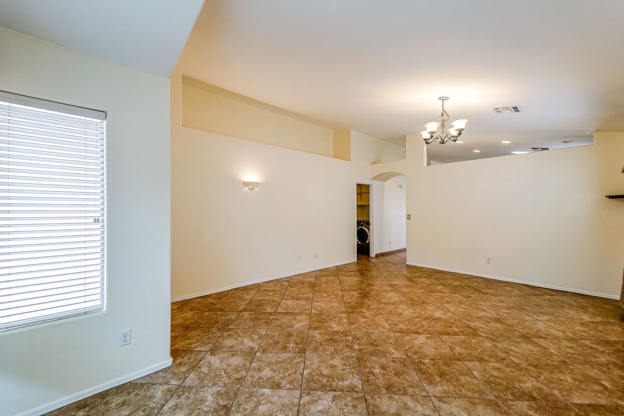 2461 East Stone Stable Drive - Photo 5 of 23